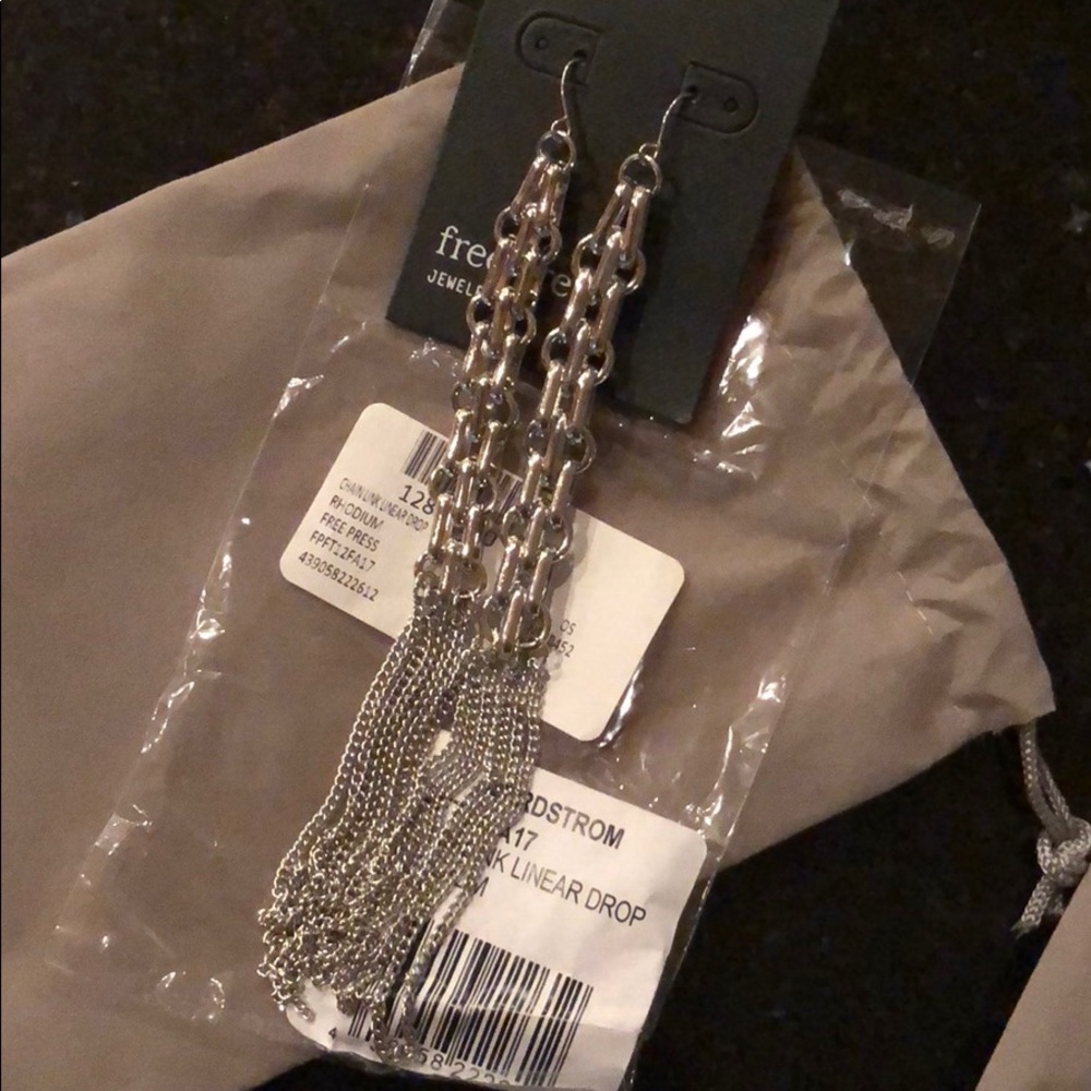 Chain link linear drop earrings